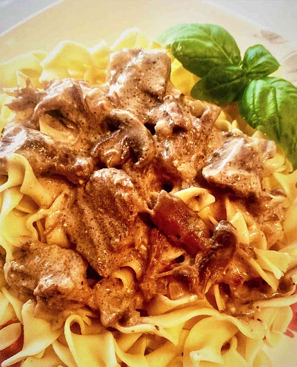 Easy Beef Stroganoff in the Slow Cooker