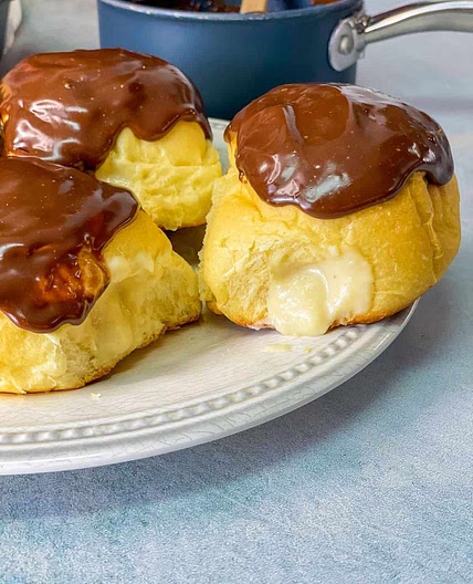 5 Minute Boston Cream Donuts (Chocolate Custard Donuts)