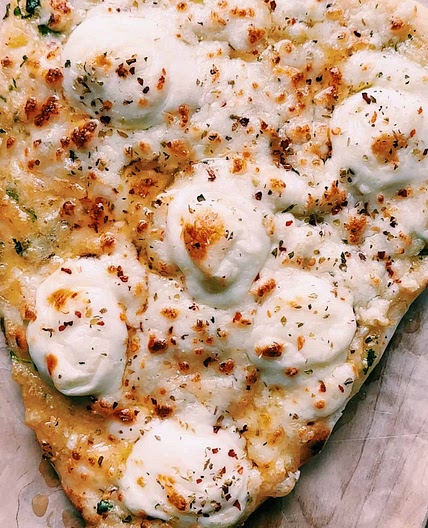 White Pizza on Naan