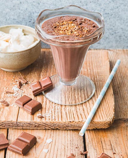 Batido de chocolate, banana e coco