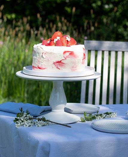 Swedish Midsummer Berry Cake