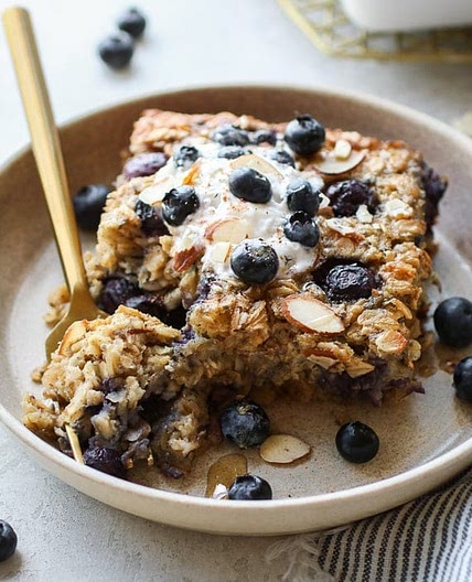 Healthy Blueberry Baked Oatmeal (Gluten-free)