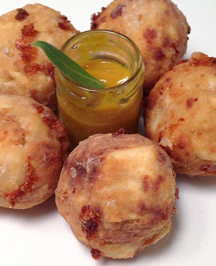 Receita de Bolinho de mandioca simples