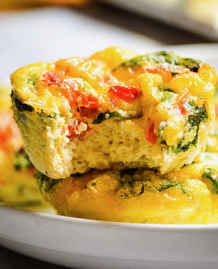 Roasted Red Pepper & Spinach Egg Cups