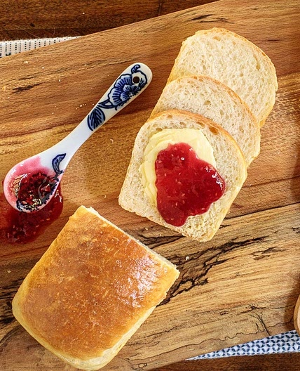 Easy No-Knead Brioche Bread