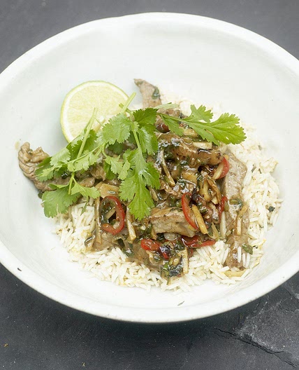 Sizzling beef with spring onions & black bean sauce