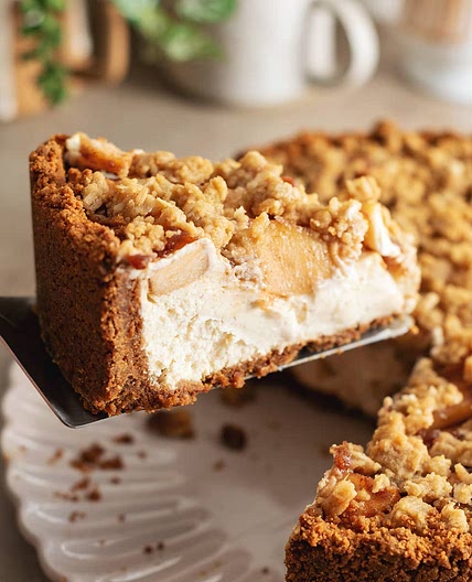 Apple Crumble Cheesecake