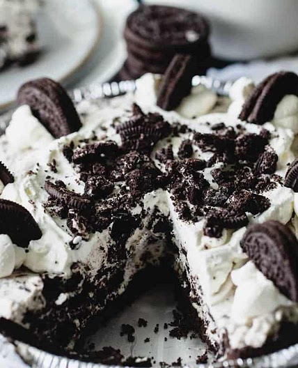 No Bake Oreo Cheesecake Pie