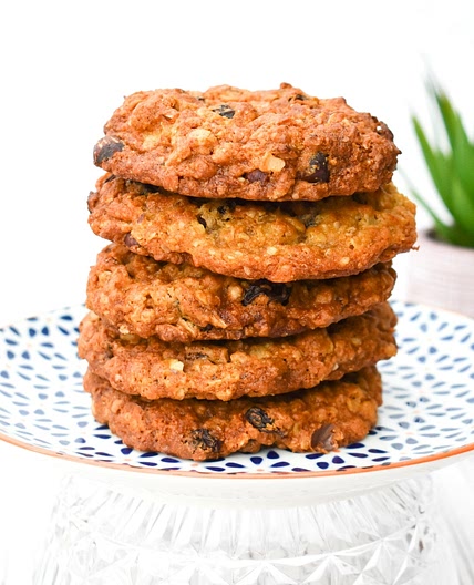 Easy Vegan Hazelnut & Raisin Cookies