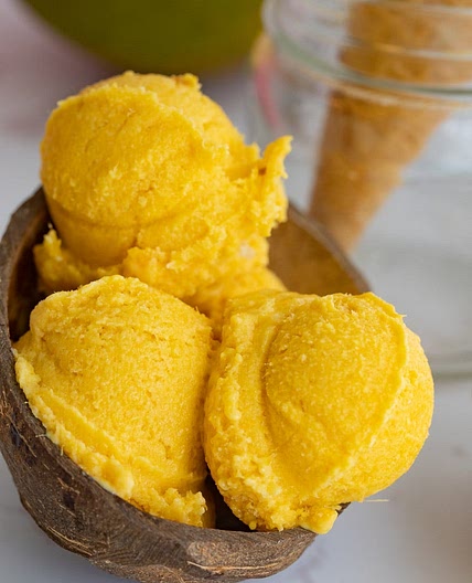 Mango ice cream with condensed milk