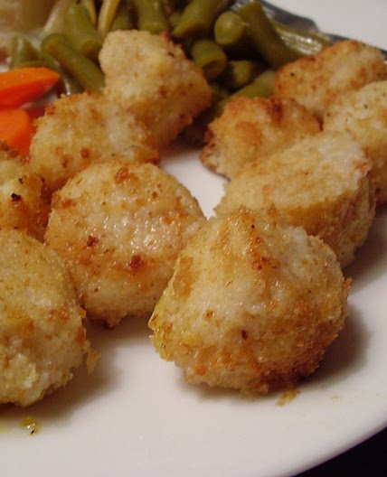 Parmesan Breaded Scallops With Lemon Garnish
