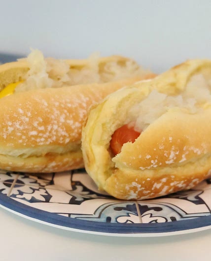 Steamé - An Iconic Montreal Dish