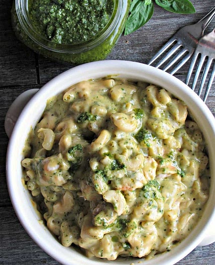Chicken Pesto Mac and Cheese