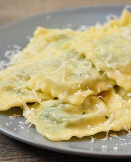 Ravioli di spinaci burro e salvia