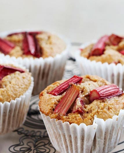 Rhubarb bran muffins