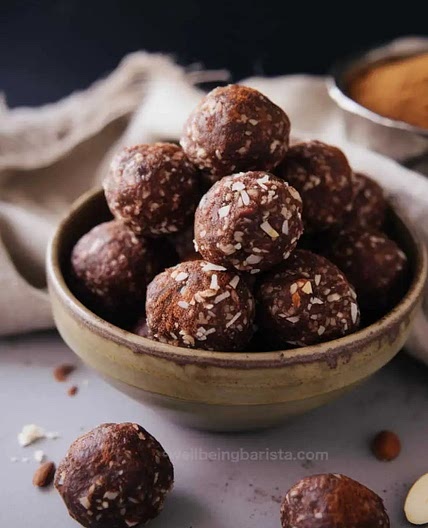 Cacao And Almond Energy Balls With Peanut Butter & Dates