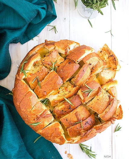 Cheesy Garlic Pull Apart Bread