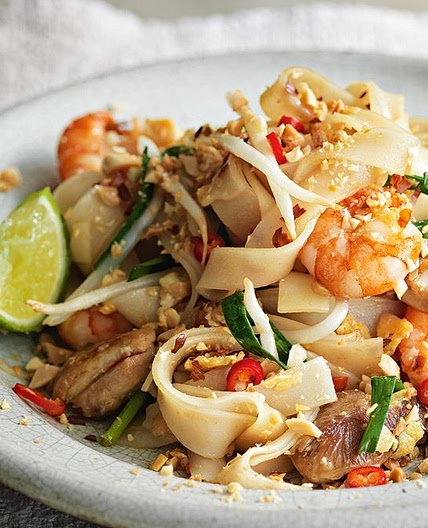 Chicken and prawn pad Thai