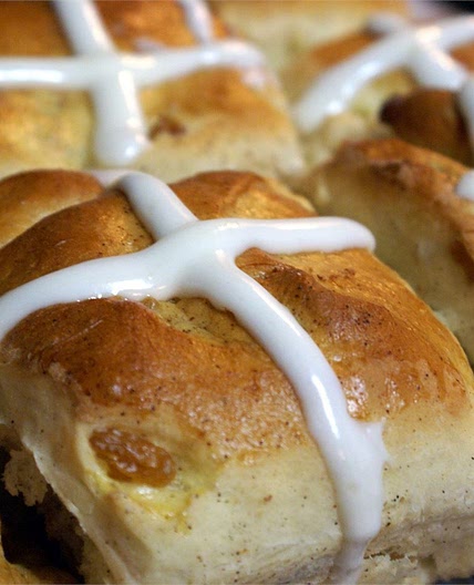 Pull-Apart Hot Cross Buns
