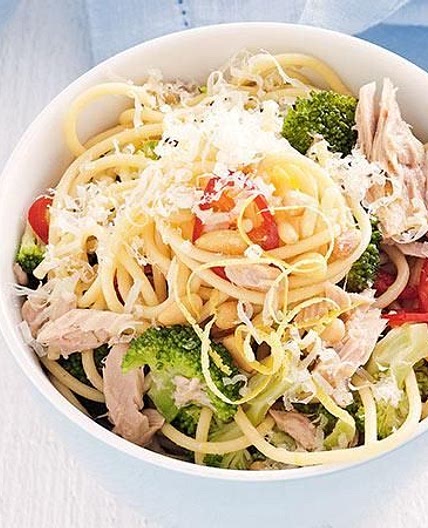 Tuna Spaghetti with Broccoli, Lemon and Chilli