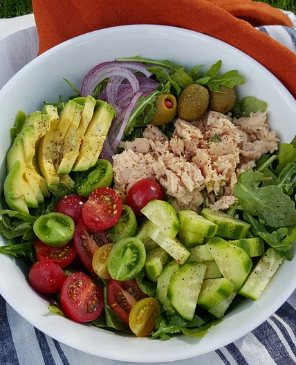 10 Minute Arugula Tuna Avocado