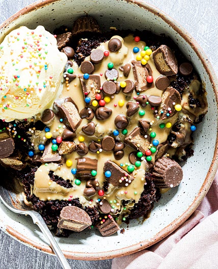 Crockpot Chocolate Peanut Butter Cake