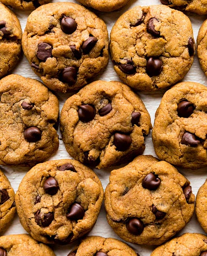 Chewy Pumpkin Chocolate Chip Cookies