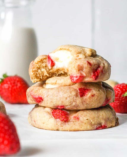 Strawberry Cheesecake Cookies