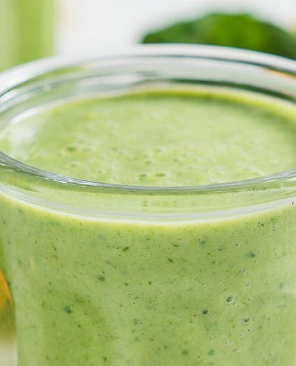 Orange & mango green smoothie