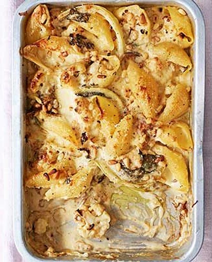 Cauliflower cheese pasta bake