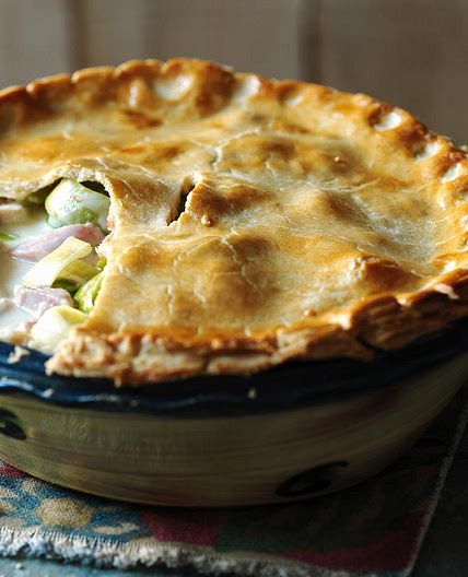 Hairy Bikers' creamy chicken, ham and leek pie