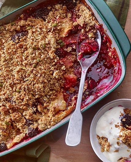 Apple and blackberry crumble