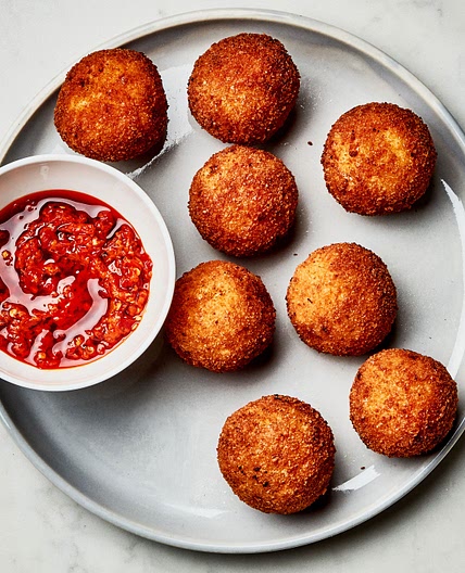 Arancini (Stuffed Italian Rice Balls)