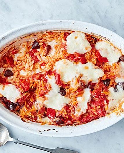 Baked tomato & mozzarella orzo