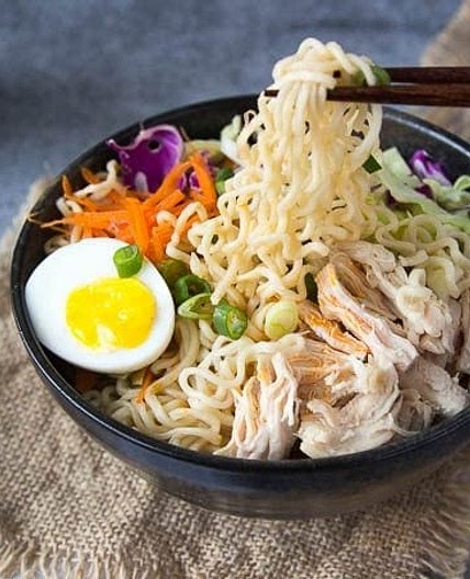 Healthy Chicken Ramen Bowl {clean eating}