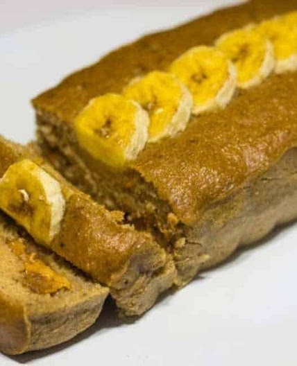 6 Ingredient Healthy Crockpot Banana Bread with Peanut Butter