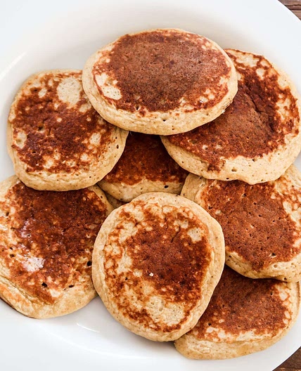 10-Minute Oatmeal Banana Pancakes