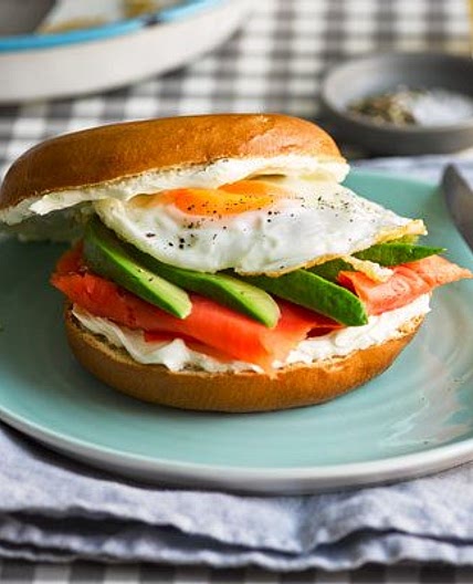 Breakfast bagel club