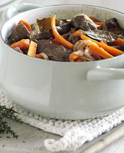 Beef with red wine & carrots