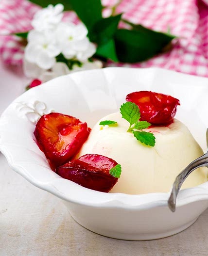 Panna Cotta mit Zwetschgen