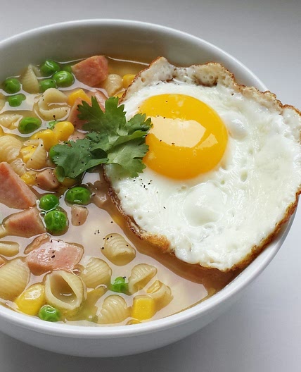 Hong Kong Style Spam & Egg Macaroni Soup (午餐肉通粉)