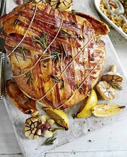 Turkey crown with roast garlic & pancetta