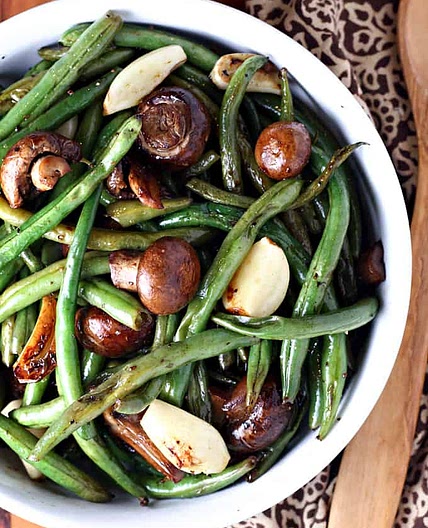 Balsamic Garlic Roasted Green Beans & Mushrooms