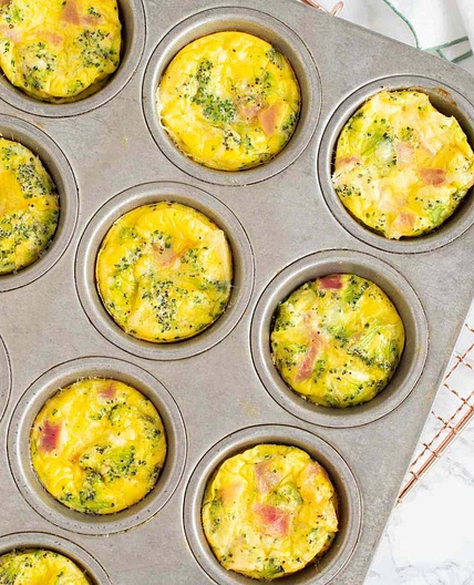 Muffin-Tin Omelets with Broccoli, Ham & Cheddar