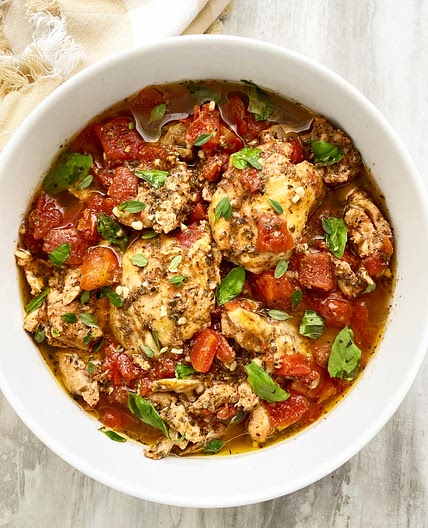 Slow Cooker Tomato Garlic Chicken Herbs