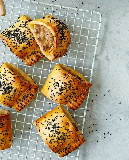 Air fryer sausage rolls
