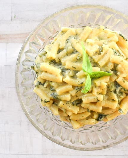 Easy One Pot Vegan Mac and Cheese with Spinach
