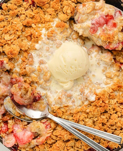 Strawberry-Banana Crumble with Crispy Oat Topping