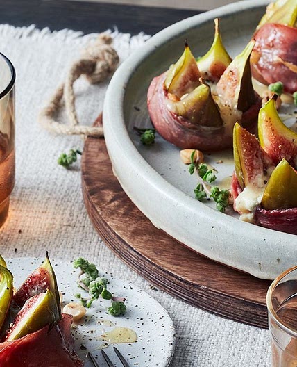 Fico con Gorgonzola (figs with Gorgonzola)