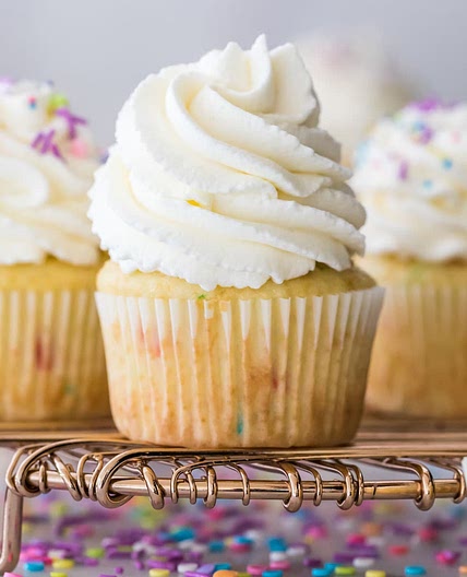 Stabilized Whipped Cream Frosting